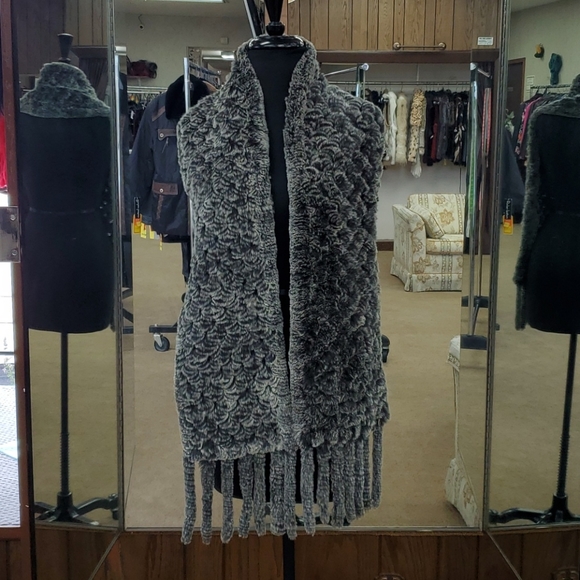 Knitted Rex Rabbit Fur Scarf with Fringe - Picture 1 of 5